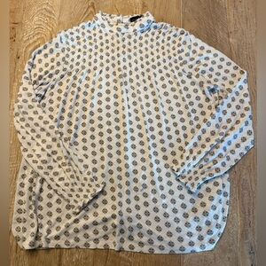 rxb blouse soft Jersey knit, button back collar, stretch cuffs. Size Small